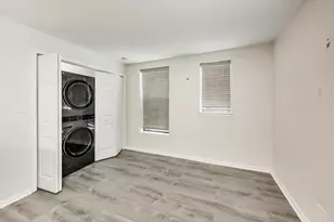 4361 S Greenwood Ave, Chicago, IL 60653 - Photo 13