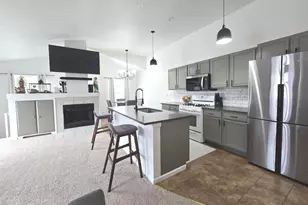 769 Hobart Dr, South Elgin, IL 60177 - Photo 3