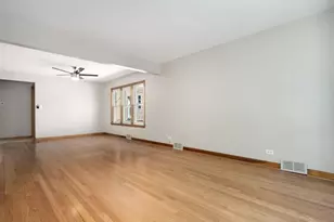 6038 N Austin Ave, Chicago, IL 60646 - Photo 7