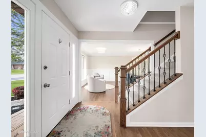 21W768 McCarron Road, Glen Ellyn, IL 60137 - Photo 5