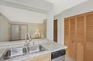 2615 Oakshire Ct, Aurora, IL 60502 - Photo 15
