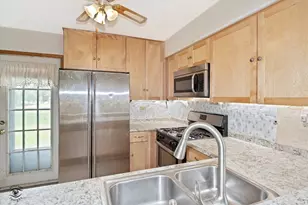 2615 Oakshire Ct, Aurora, IL 60502 - Photo 11