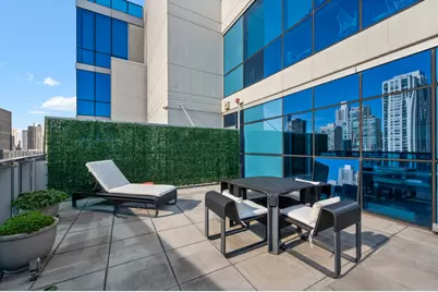 110 W Superior Street #2603, Chicago, IL 60654 - Photo 9