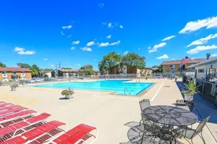 8928 N Steven Dr, Des Plaines, IL 60016 - Photo 13