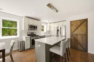 2501 W Bryn Mawr Ave, Chicago, IL 60659 - Photo 3