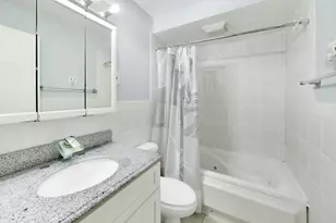 [Address not provided], Glen Ellyn, IL 60137 - Photo 11