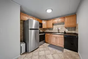 1102 Westover Ln, Schaumburg, IL 60193 - Photo 5