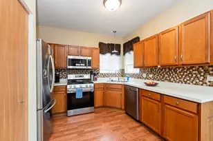 6301 Southridge Dr, Plainfield, IL 60586 - Photo 5