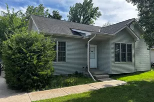 125 W 1st St, Braidwood, IL 60408 - Photo 1