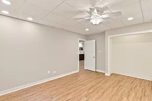27W173 Galusha, Warrenville, IL 60555 - Photo 21