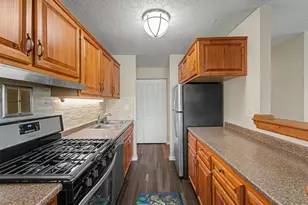 1227 S Old Wilke Rd, Arlington Heights, IL 60005 - Photo 9