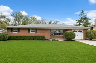 629 N Wren Ave, Palatine, IL 60067 - Photo 1