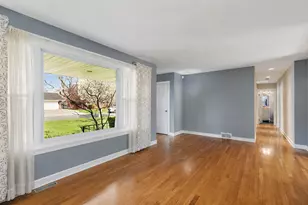 629 N Wren Ave, Palatine, IL 60067 - Photo 7