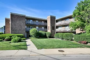 600 S York St, Elmhurst, IL 60126 - Photo 1
