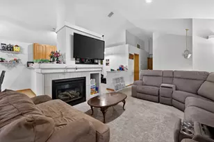 352 New Haven Dr, Cary, IL 60013 - Photo 7