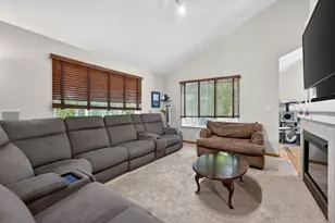 352 New Haven Dr, Cary, IL 60013 - Photo 5