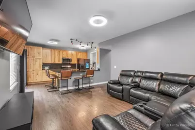 906 Barbara Street, Lake in the Hills, IL 60156 - Photo 5