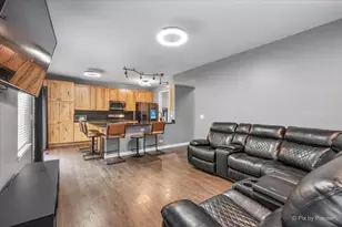 906 Barbara St, Lake in the Hills, IL 60156 - Photo 5