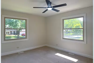 425 Carriage Hill Road, Naperville, IL 60565 - Photo 19
