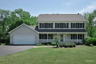 841 Hemlock Dr, Sleepy Hollow, IL 60118 - Photo 1