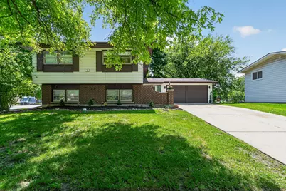 702 W Fitzhenry Court, Glenwood, IL 60425 - Photo 1