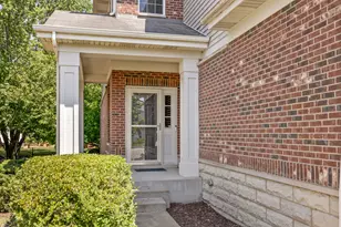 1022 Ravendale Ct, Naperville, IL 60540 - Photo 3