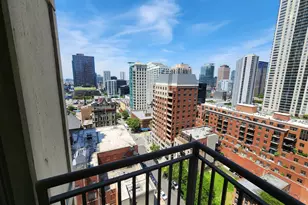 630 N State St, Chicago, IL 60654 - Photo 11