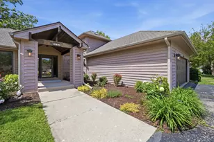 534 Whispering Pines Rd, Lindenhurst, IL 60046 - Photo 3
