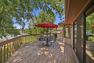 534 Whispering Pines Rd, Lindenhurst, IL 60046 - Photo 9