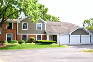 285 Mayfair Ln, Schaumburg, IL 60193 - Photo 1