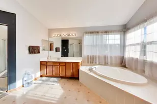 1669 Montclair Dr, Elgin, IL 60123 - Photo 31