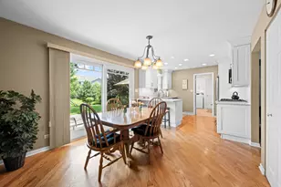 3515 Treaty Ln, Hoffman Estates, IL 60192 - Photo 9