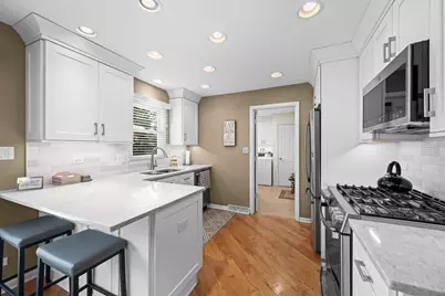 3515 Treaty Lane, Hoffman Estates, IL 60192 - Photo 5