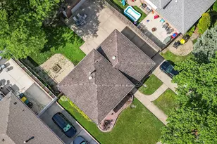 10435 Barnard Dr, Chicago Ridge, IL 60415 - Photo 25