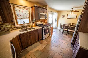 10435 Barnard Dr, Chicago Ridge, IL 60415 - Photo 7