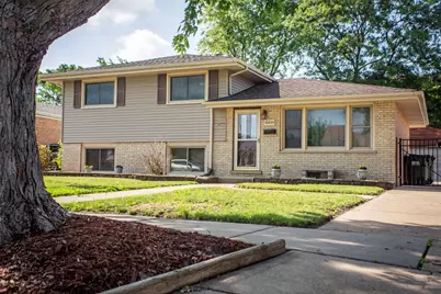 10435 Barnard Drive, Chicago Ridge, IL 60415 - Photo 1