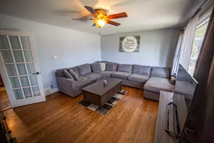 10435 Barnard Dr, Chicago Ridge, IL 60415 - Photo 5