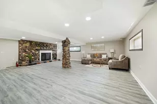 564 W Harrison Rd, Lombard, IL 60148 - Photo 17