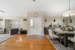 2619 Burton Dr, Westchester, IL 60154 - Photo 7