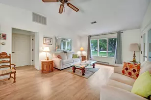 2418 N Nottingham Ct, Champaign, IL 61821 - Photo 5