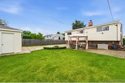 7528 Churchill Street, Morton Grove, IL 60053 - Photo 7