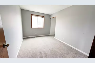 2716 Yorkshire Court, Aurora, IL 60502 - Photo 7