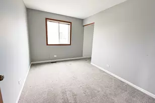 2716 Yorkshire Ct, Aurora, IL 60502 - Photo 7
