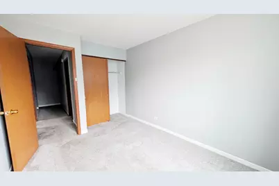 2716 Yorkshire Court, Aurora, IL 60502 - Photo 9