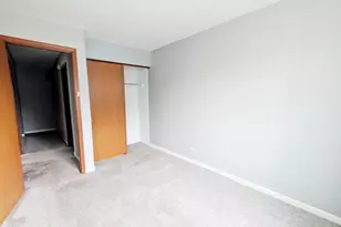 2716 Yorkshire Ct, Aurora, IL 60502 - Photo 9