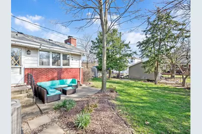 392 E Saint Charles Road, Elmhurst, IL 60126 - Photo 23