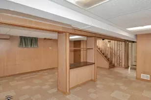 10208 S St Louis Ave, Evergreen Park, IL 60805 - Photo 17