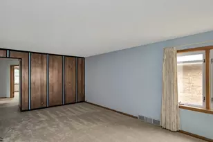 10208 S St Louis Ave, Evergreen Park, IL 60805 - Photo 5