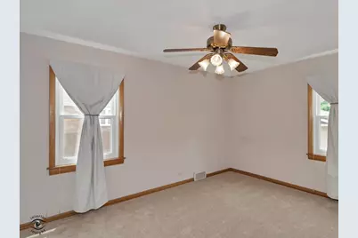 10208 S Saint Louis Avenue, Evergreen Park, IL 60805 - Photo 15