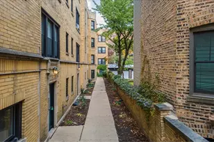 6485 W Roscoe St, Chicago, IL 60657 - Photo 3